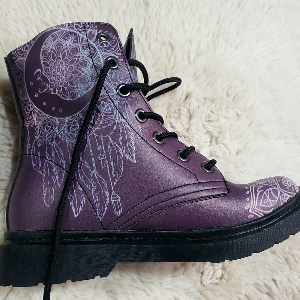 Yes We Vibe boots